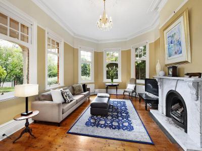 Kandallós házak87 - nappali ötlet, modern stílusban