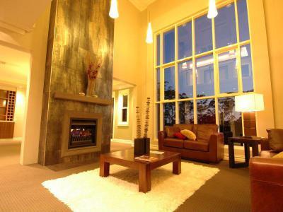 Kandallós házak95 - nappali ötlet, modern stílusban