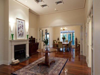 Kandallós házak17 - nappali ötlet, modern stílusban