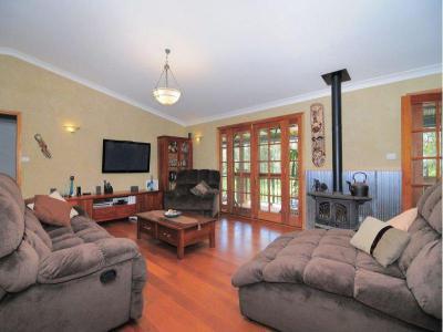 Kandallós házak39 - nappali ötlet, modern stílusban