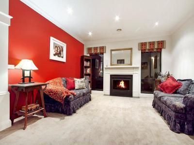 Kandallós házak43 - nappali ötlet, klasszikus stílusban