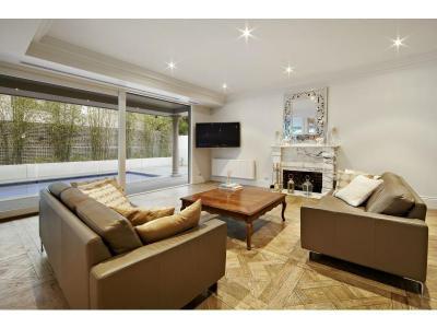 Kandallós házak47 - nappali ötlet, modern stílusban