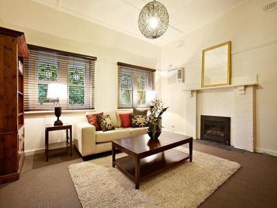 Kandallós házak48 - nappali ötlet, modern stílusban