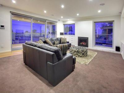 Kandallós házak64 - nappali ötlet, modern stílusban