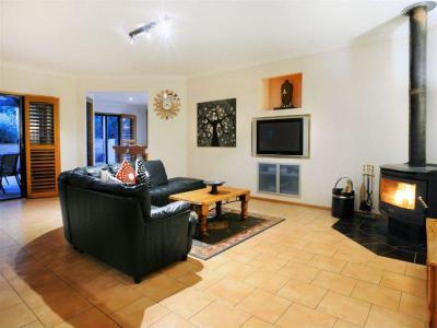 Kandallós házak70 - nappali ötlet, modern stílusban