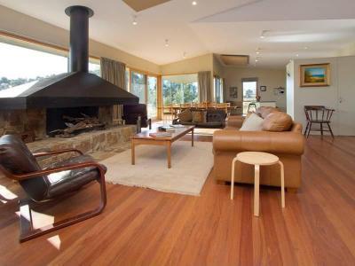 Kandallós házak87 - nappali ötlet, modern stílusban