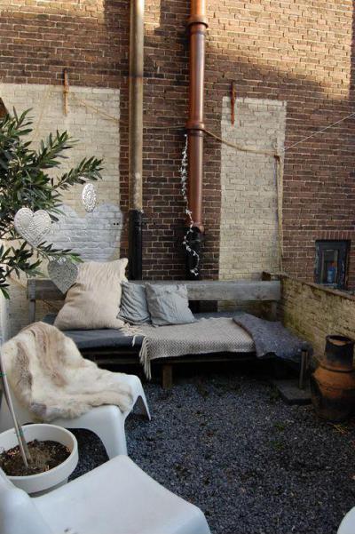 Téglák és szívek - erkély / terasz ötlet