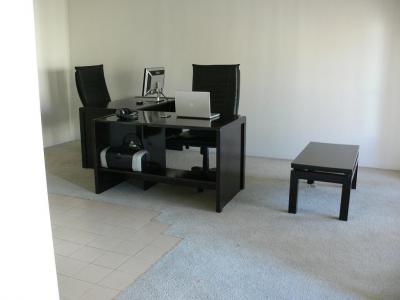 Kisvállalkozás irodája - dolgozószoba ötlet, modern stílusban