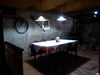 Középkori stílusú étkező - konyha / étkező ötlet