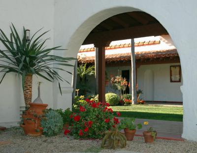 Boltíves mediterrán udvar - kert / udvar ötlet, mediterrán stílusban