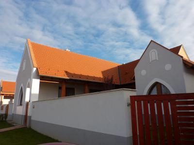 Creaton tetőcserép - tető ötlet, modern stílusban