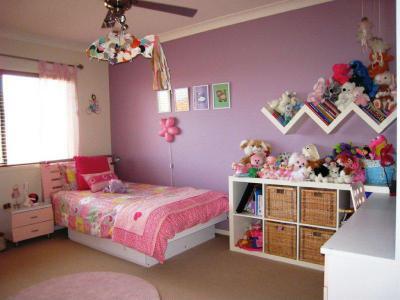 Lilás hangulat - gyerekszoba ötlet, modern stílusban