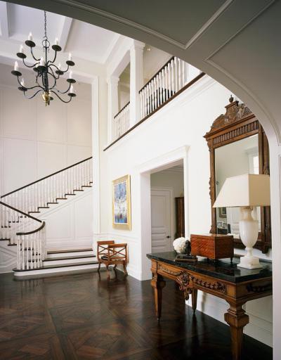 Királyi elegancia - előszoba ötlet, klasszikus stílusban