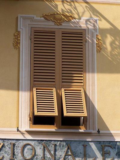 Arany színű stukók - homlokzat ötlet, mediterrán stílusban