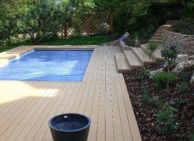 Medence fa borításban  - medence / jakuzzi ötlet, modern stílusban