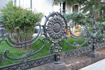 Gyönyörű kerítés  - kerítés ötlet, klasszikus stílusban