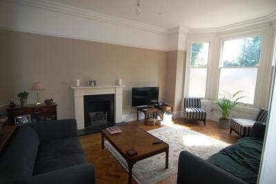 Kandallós nappali - nappali ötlet, modern stílusban