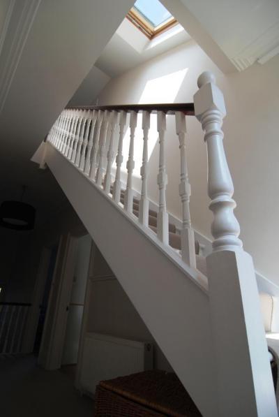 Fehér lépcsőfeljáró - belső továbbiak ötlet, klasszikus stílusban