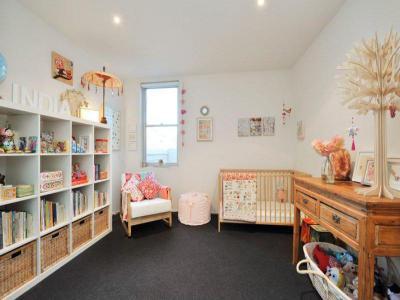 Fa hatás - gyerekszoba ötlet, modern stílusban