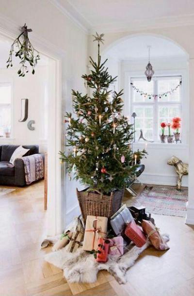 Karácsonyi dekoráció - nappali ötlet, modern stílusban