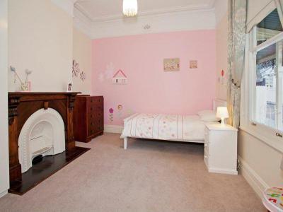 Kandalló a szobában - gyerekszoba ötlet, modern stílusban