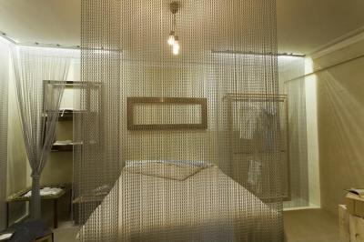 Gyöngyfüggönyös térelválasztás - háló ötlet, modern stílusban