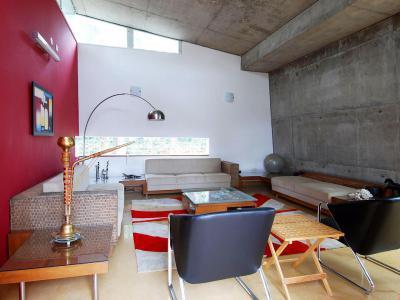 Modern lakás Indiában - nappali ötlet