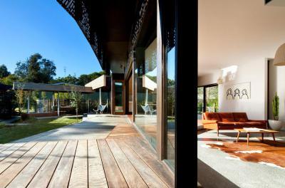 Ház Victoriában - erkély / terasz ötlet, modern stílusban