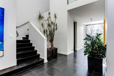 Tágas előszoba - előszoba ötlet, modern stílusban