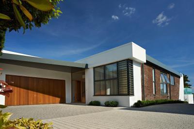 Egyszerűen elegáns - homlokzat ötlet, modern stílusban