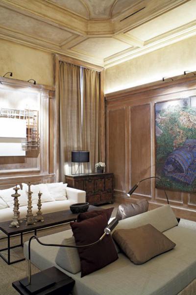 Mintás fal és mennyezet - nappali ötlet