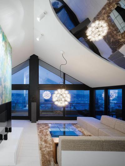 Nappali a tetőtérben - nappali ötlet, modern stílusban