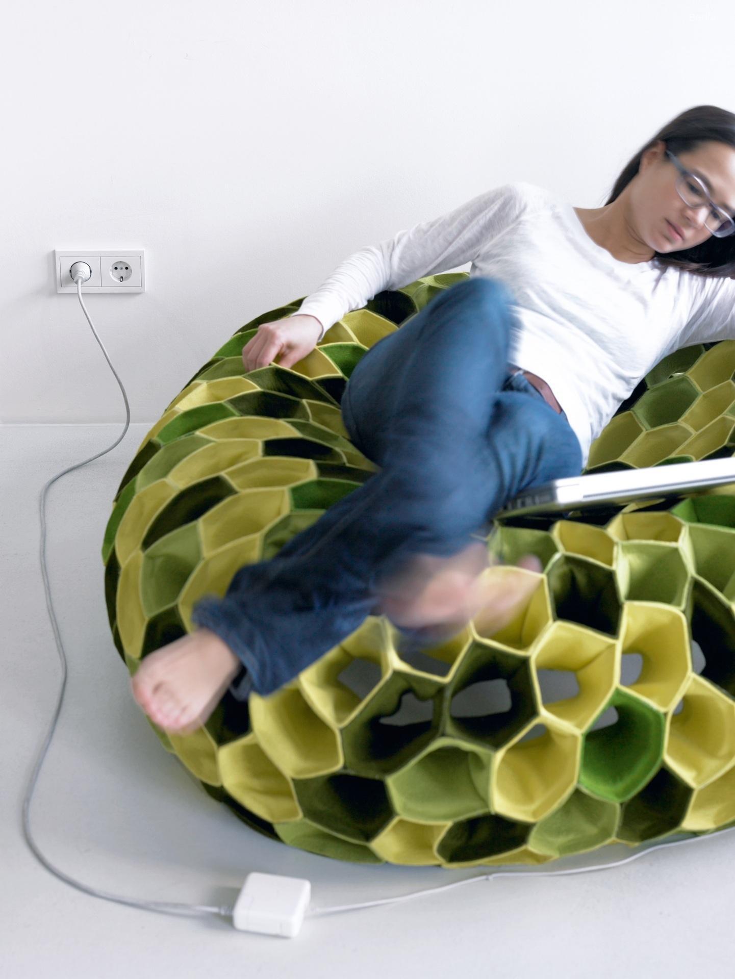 Fehér konnektor - nappali ötlet, modern stílusban