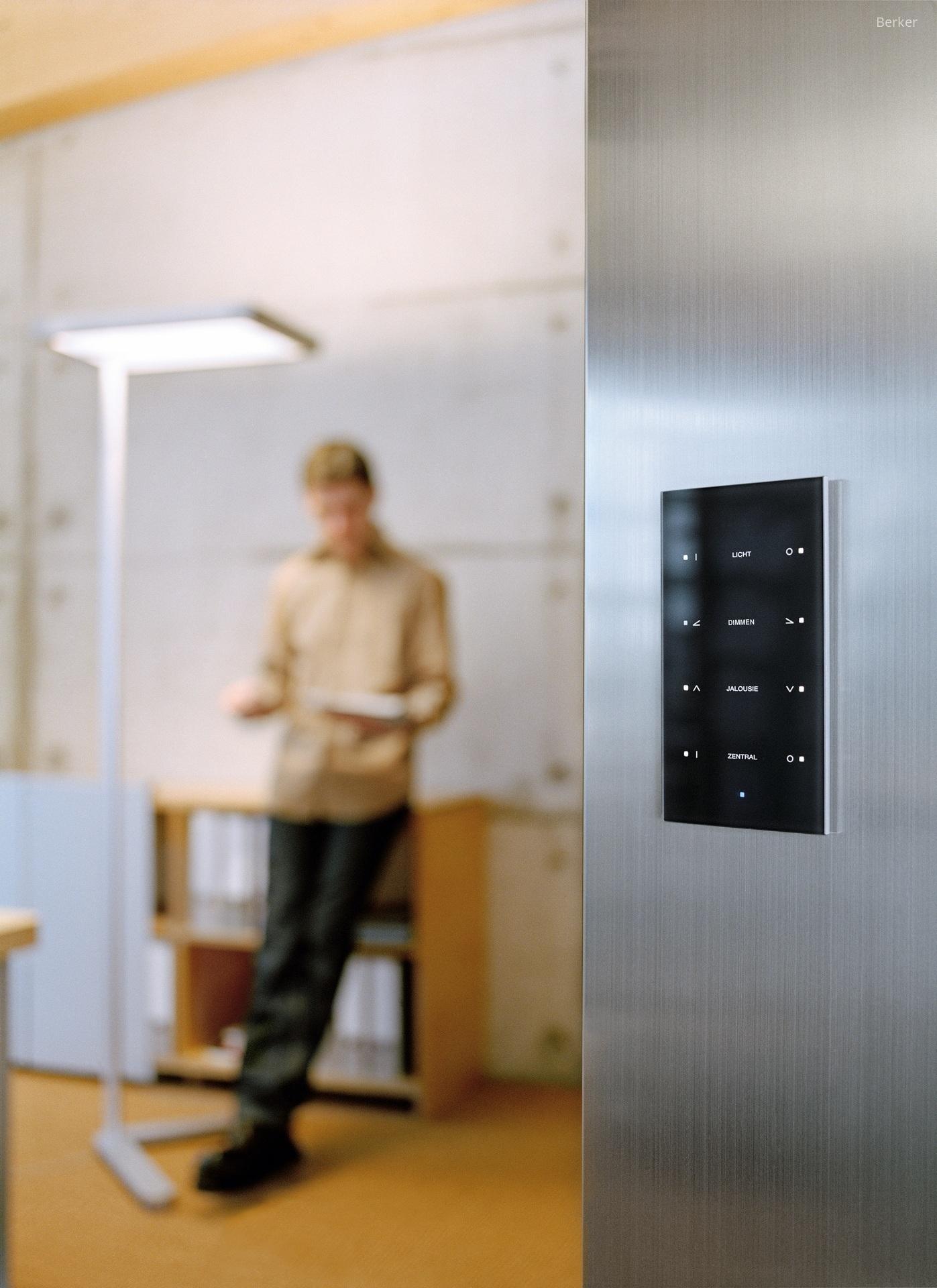 Szenzoros kapcsoló - nappali ötlet