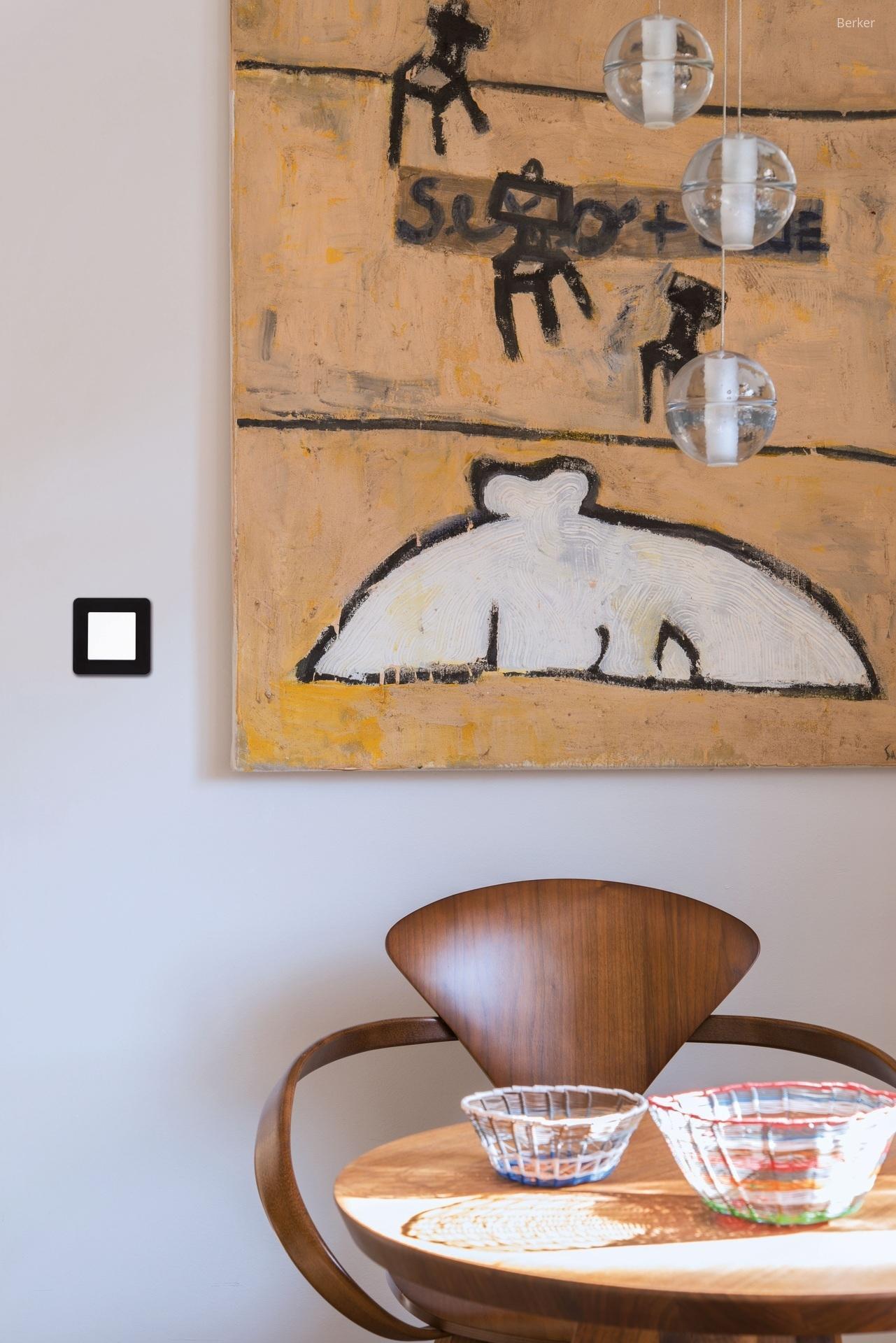 Fekete-fehér villanykapcsoló - nappali ötlet, modern stílusban