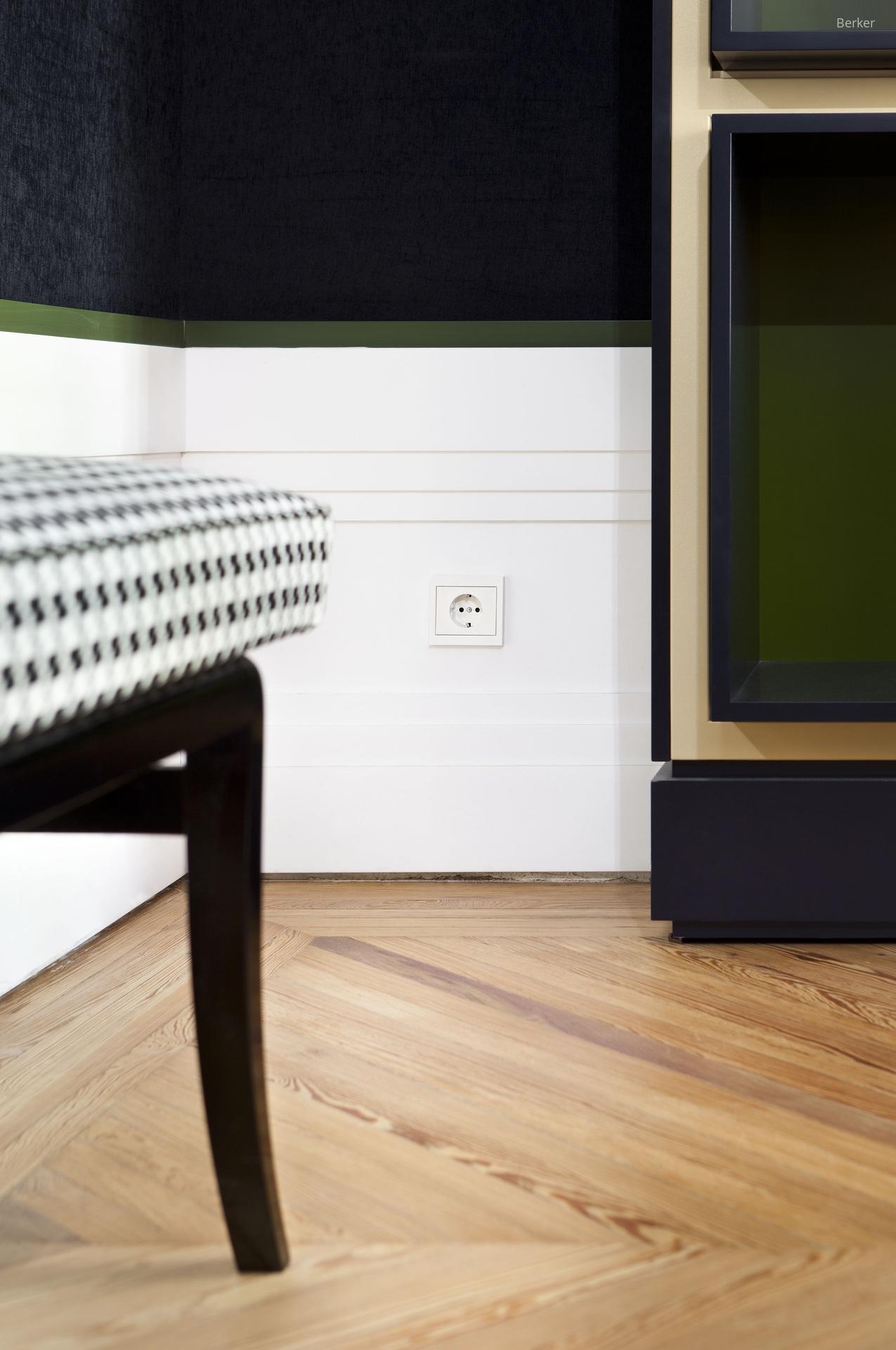 Fehér konnektor - nappali ötlet, modern stílusban