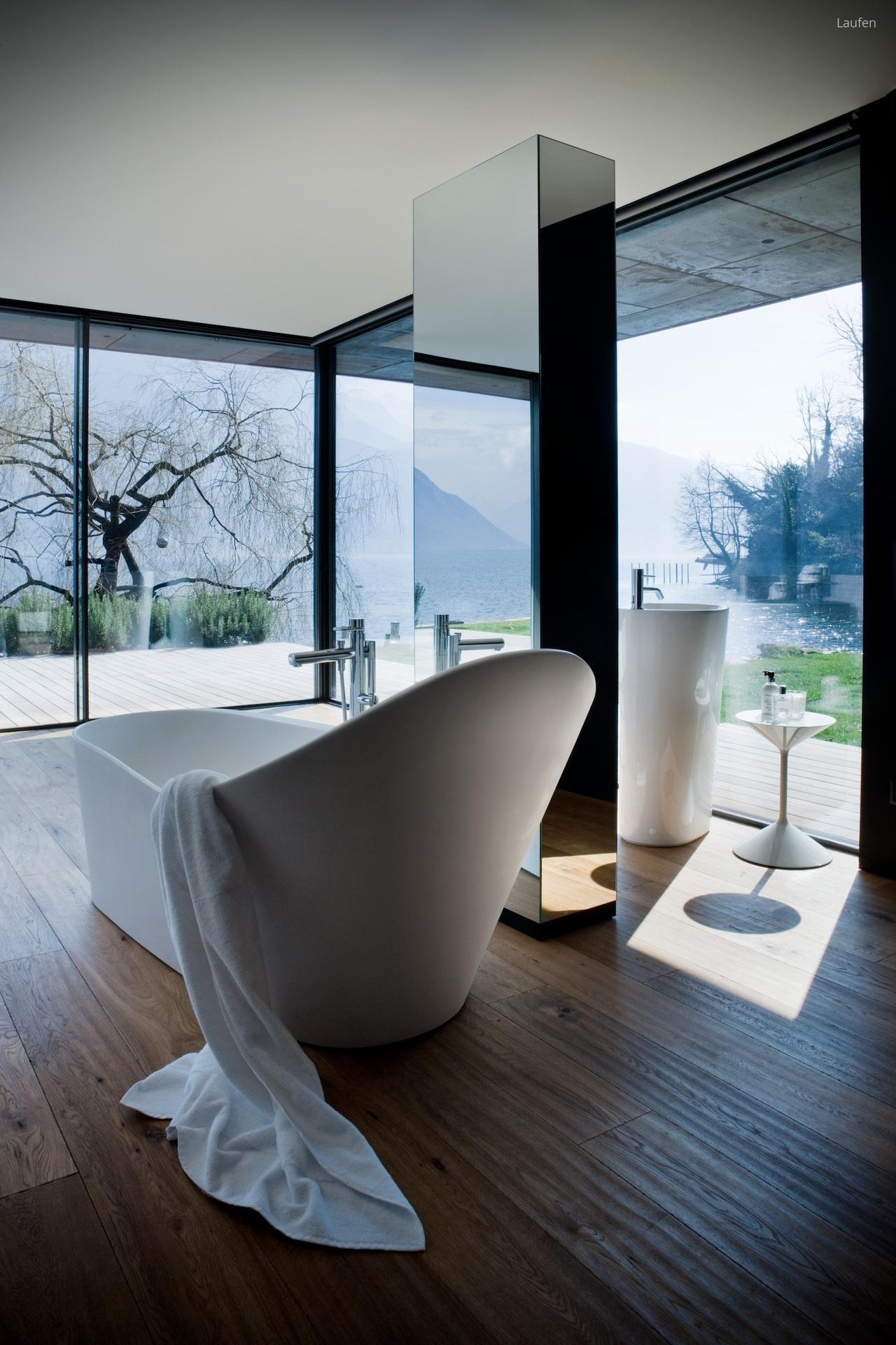 Kényelmes fürdőkád - fürdő / WC ötlet, modern stílusban