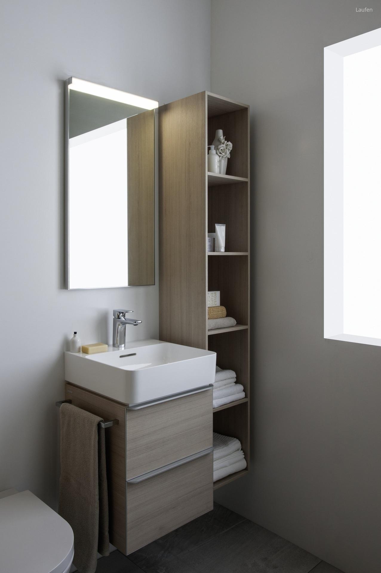 Világos színű fürdőszoba bútorok - fürdő / WC ötlet, modern stílusban