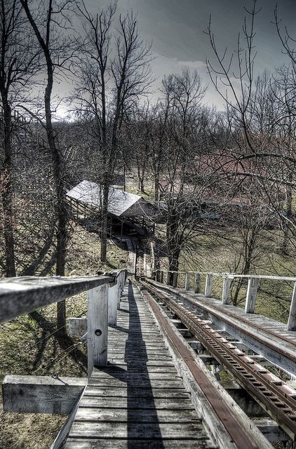 Csend, üresség, kóbor szél - bezárt vidámparkok  intro_5