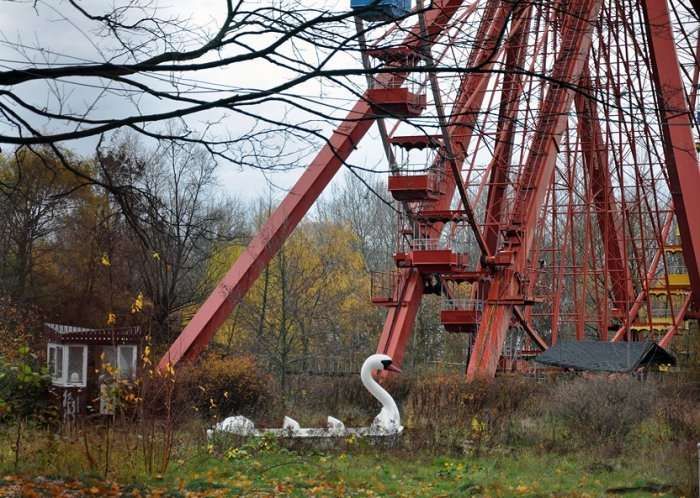 Csend, üresség, kóbor szél - bezárt vidámparkok  intro_9