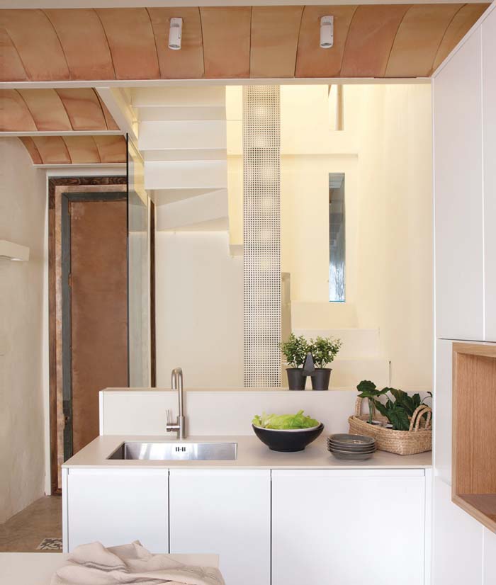 Piros polc, fekete konyha és egyéb érdekességek Piros polc, fekete konyha és egyéb érdekességek full_24