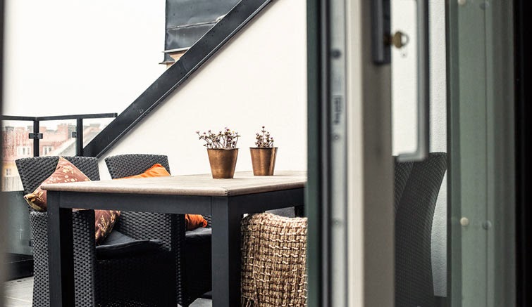 Egy tetőt&eacute;ri lak&aacute;s k&eacute;pei full_9