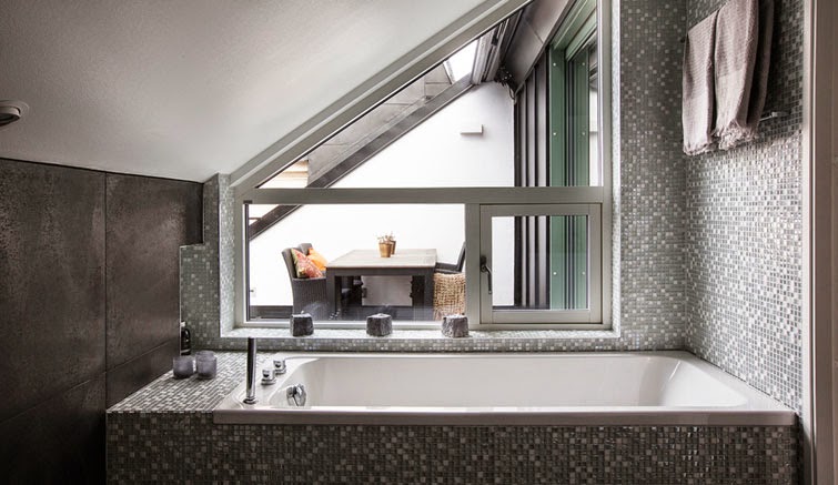 Egy tetőt&eacute;ri lak&aacute;s k&eacute;pei full_10