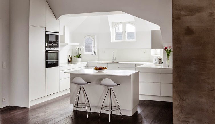 Egy tetőt&eacute;ri lak&aacute;s k&eacute;pei full_4