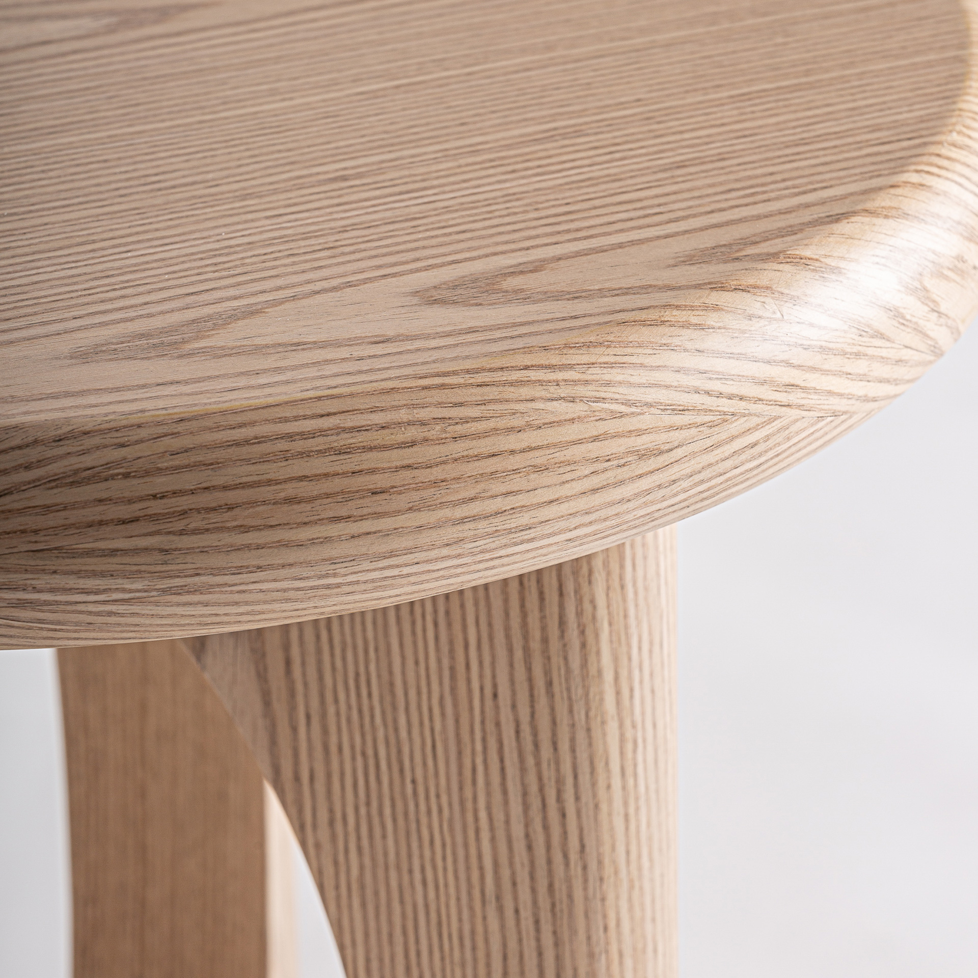 LIRA Dohányzóasztal