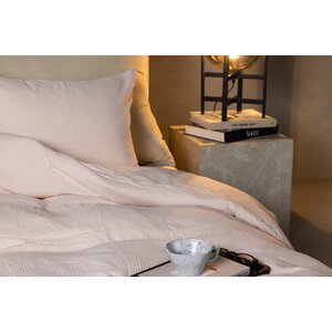 deLOHN Mila Ágynemű