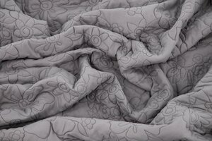 deLOHN Niki Ágynemű